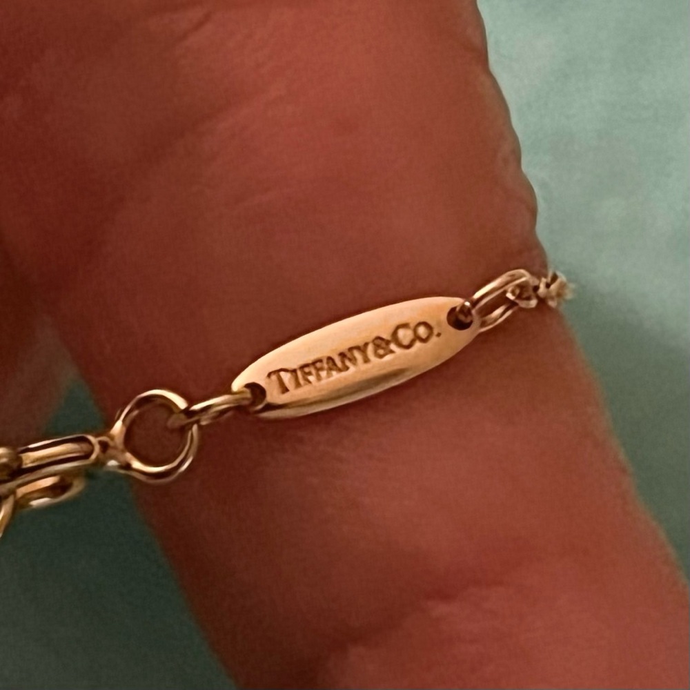 Tiffany & Co. Elsa Peretti® Teardrop Pendant  Necklace in 18k Yellow Gold - Picture 7 of 9